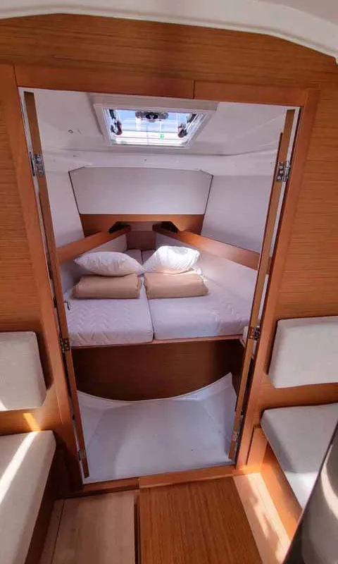 Cabin on Capraia, a Jeanneau Sun Odyssey 349 sailboat at Figari/Golfo Aranci, Italy
