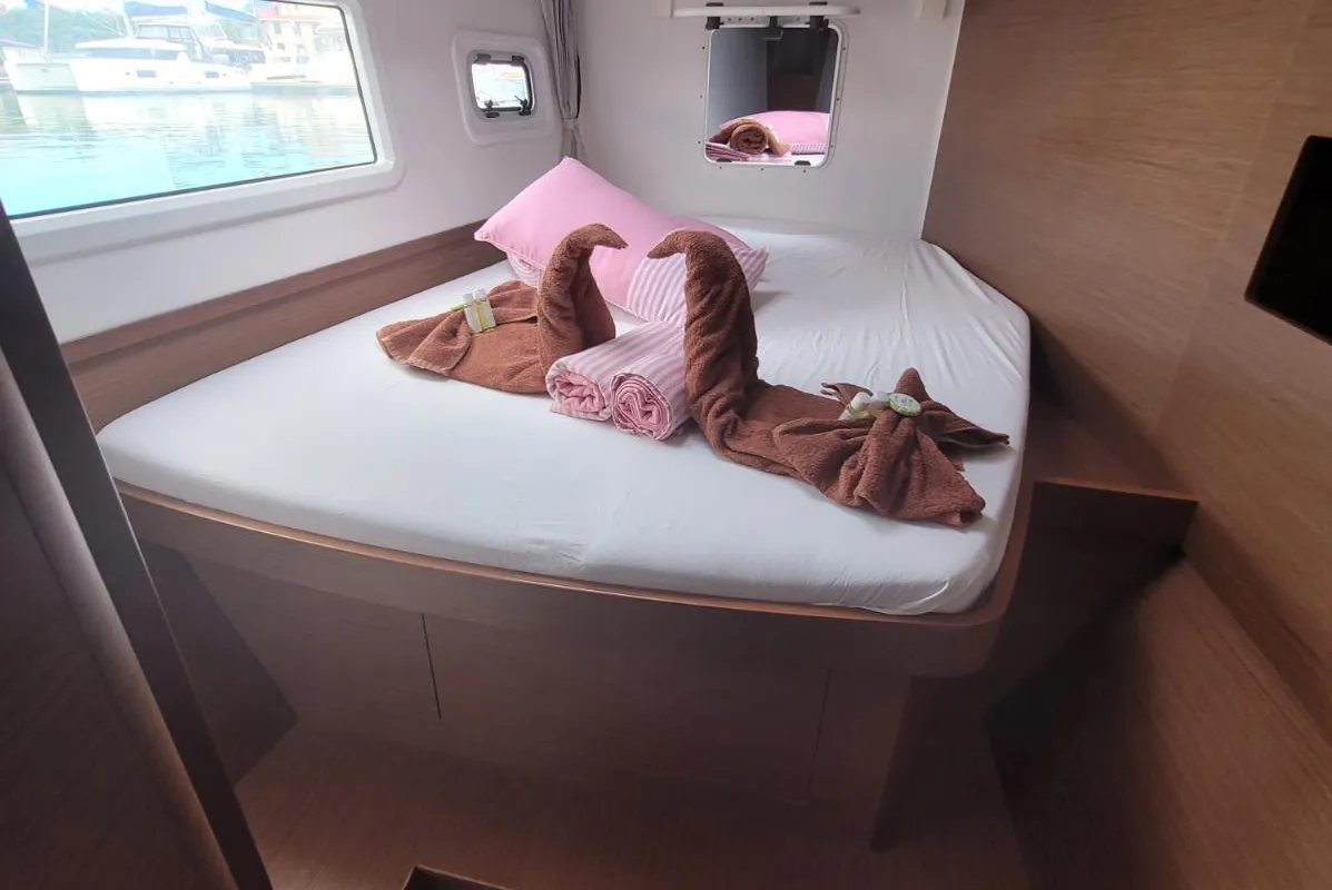 Cabin on Best Q, a Lagoon 42 catamaran at Roche Caiman, Seychelles