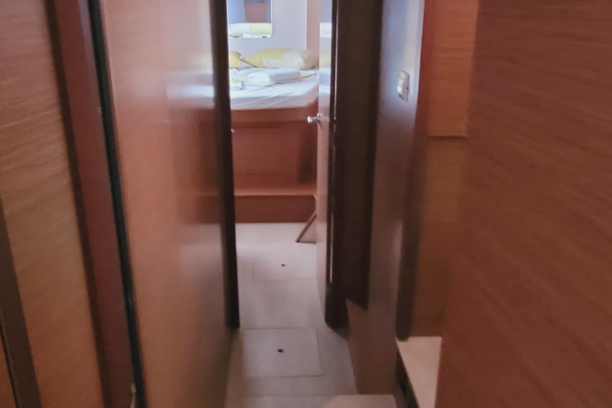 Cabin on Best Q, a Lagoon 42 catamaran at Roche Caiman, Seychelles
