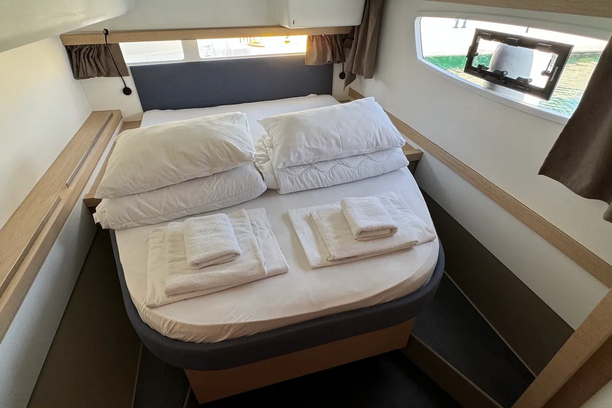 Cabin on Bonita, a Fountaine Pajot Isla 40 catamaran at Općina Sukošan, Croatia