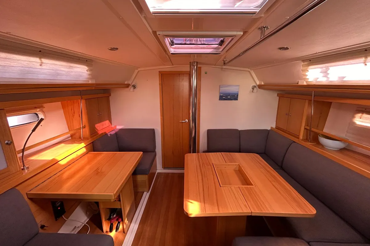 Salon of Mara, a Hanse 400 sailboat at Seget Donji, Croatia