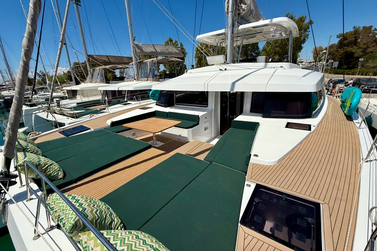 Exterior view of Romar V, a Bali 5.8 catamaran at Athens, Greece