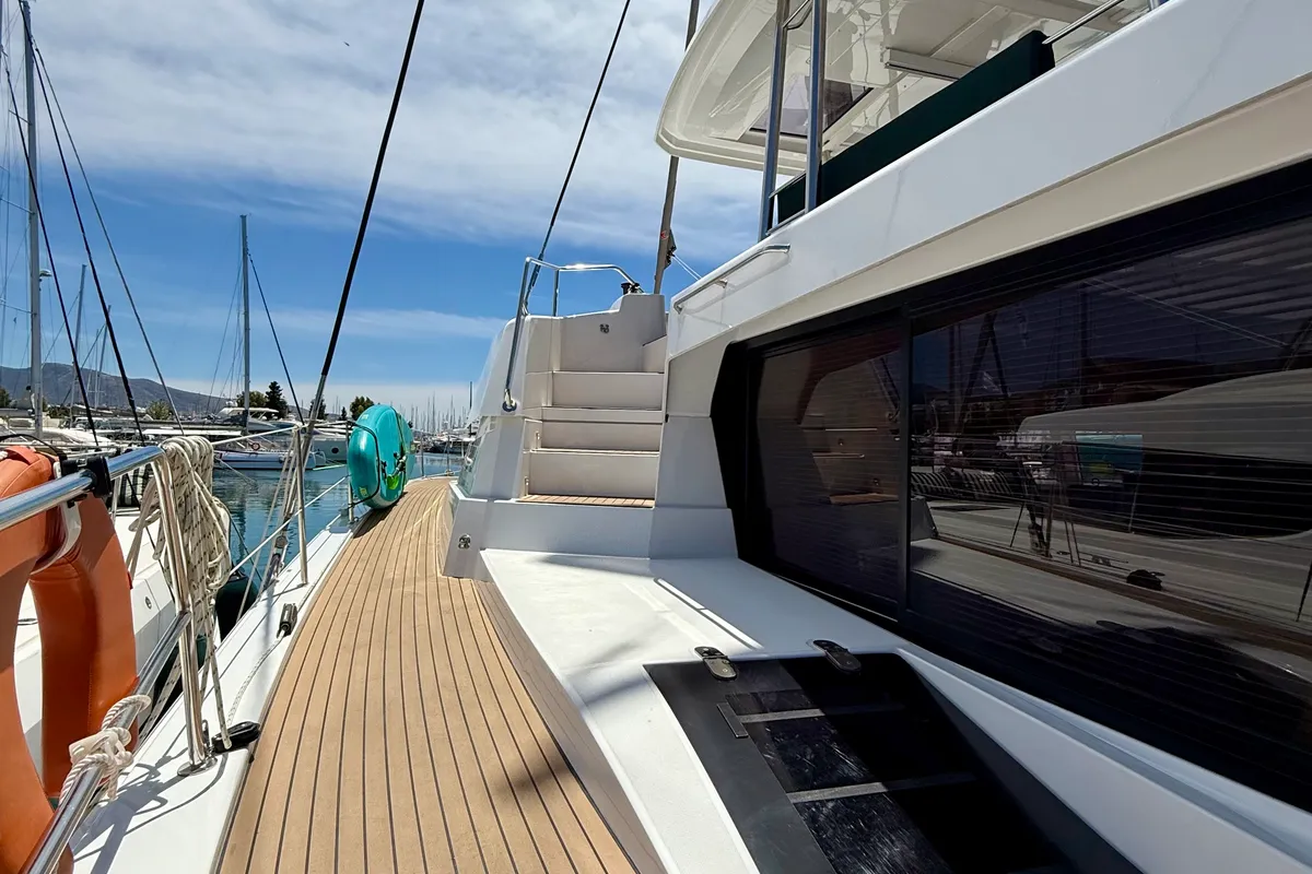 Exterior view of Romar V, a Bali 5.8 catamaran at Athens, Greece