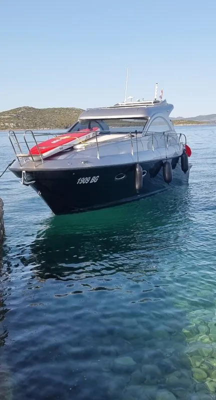 Exterior view of Max 2, a Grginić jahte Mirakul 30 motorboat at Općina Sukošan, Croatia