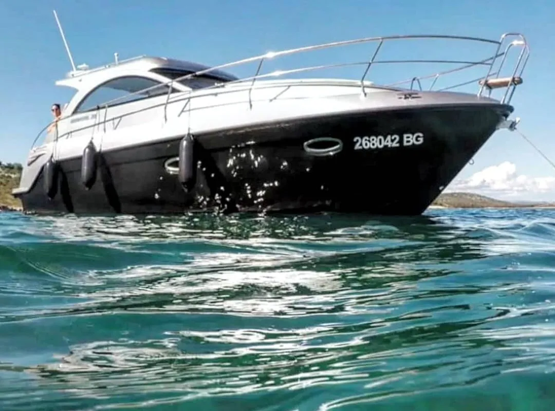 Max 2, a Grginić jahte Mirakul 30 motorboat at Općina Sukošan, Croatia