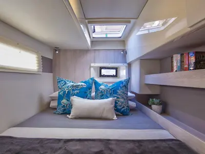 Cabin on Moorings 4000/3 Club, a Leopard 40 catamaran at Roche Caiman, Seychelles