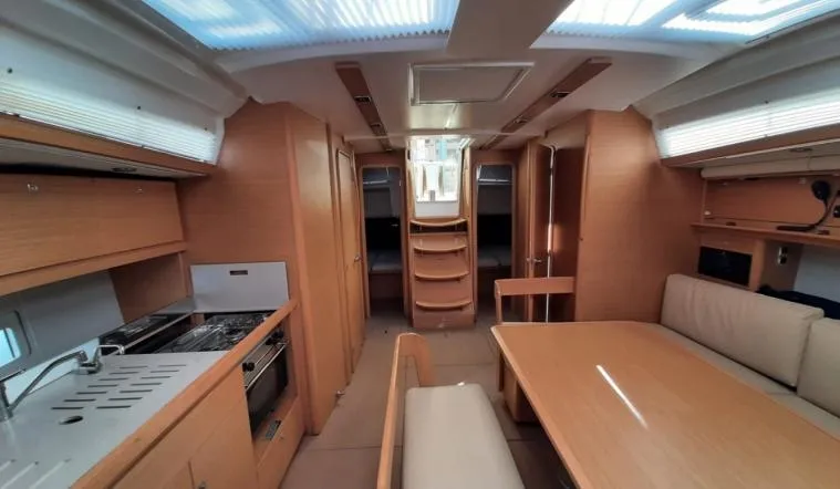 Salon of Tahiri, a Dufour 430 sailboat at Naples, Italy
