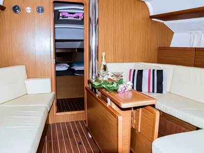 Salon of Cassiopea, a Jeanneau Sun Odyssey 42 i sailboat at Fezzano, Italy