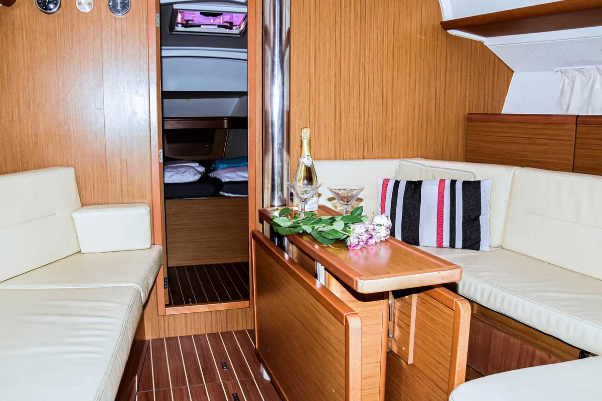 Salon of Cassiopea, a Jeanneau Sun Odyssey 42 i sailboat at Fezzano, Italy