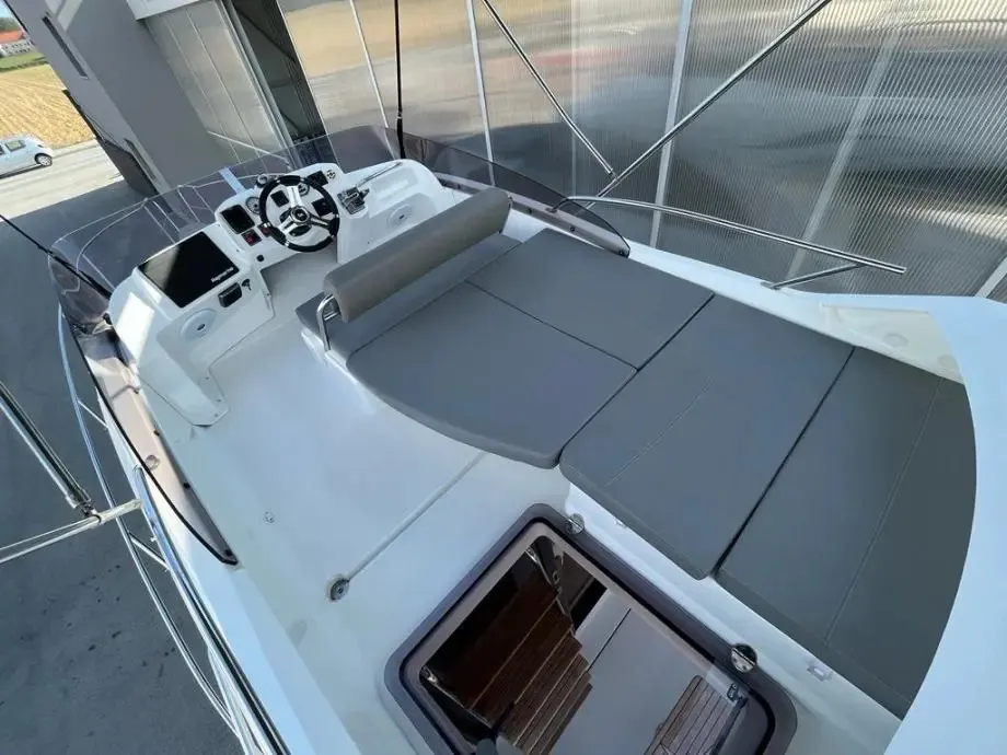 Deck of Antares 32 Fly, a Beneteau Antares 32 motorboat at Grad Trogir, Croatia