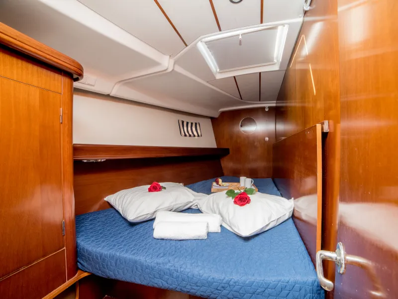 Cabin on Vori, a Beneteau Oceanis 473 sailboat at Athens, Greece