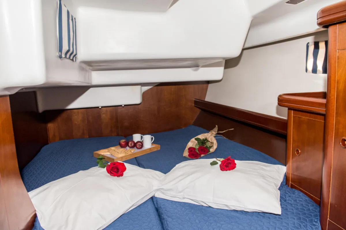 Cabin on Vori, a Beneteau Oceanis 473 sailboat at Athens, Greece