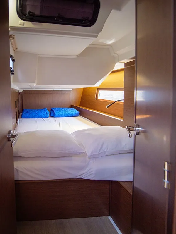 Cabin on Layla, a Beneteau Oceanis 46.1 sailboat at Volos, Greece