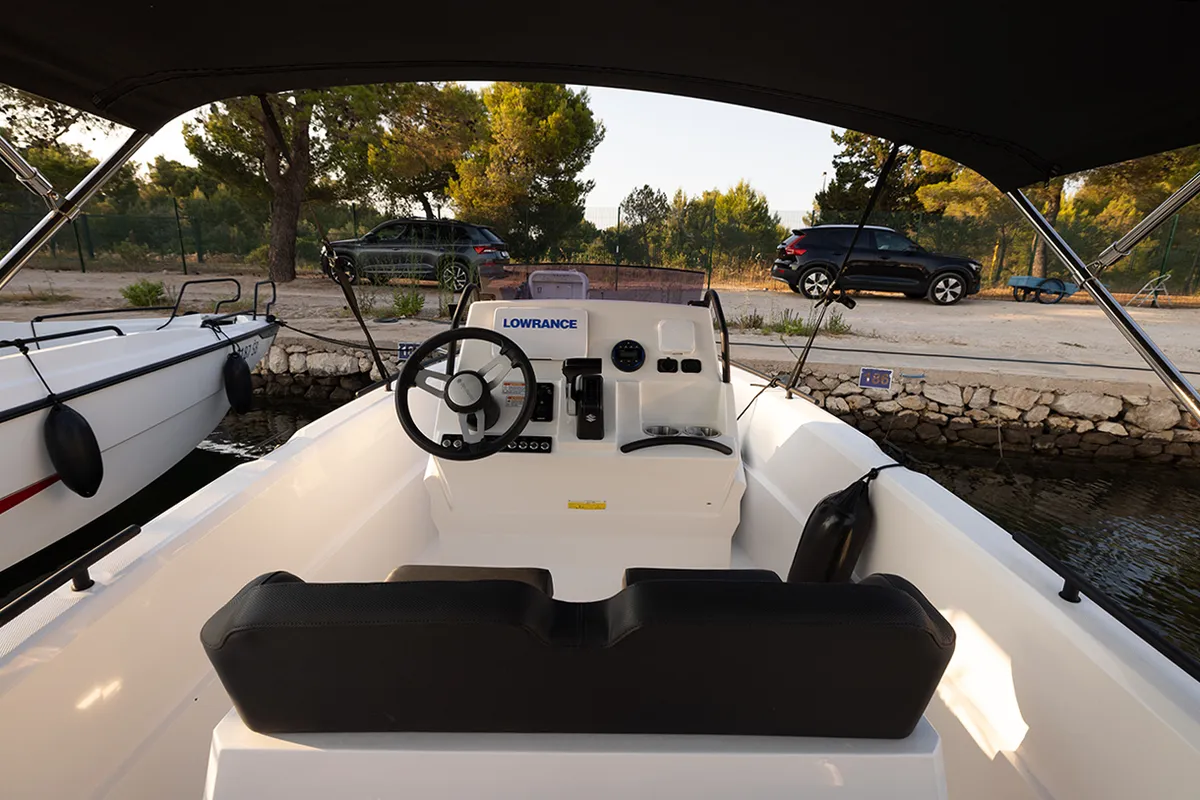 NN, a Compass 7s motorboat at Grad Šibenik, Croatia