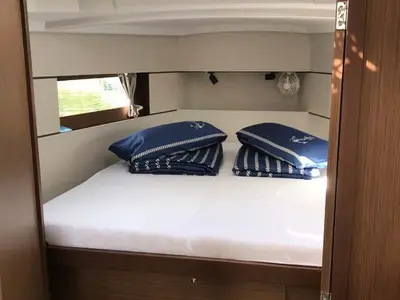 Cabin on Eleven, a Beneteau Oceanis 38.1 sailboat at Split, Croatia