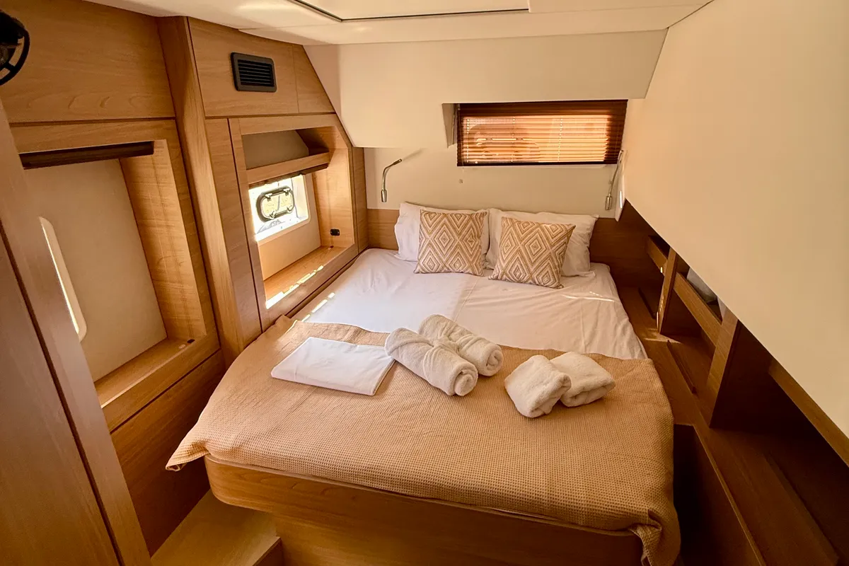 Cabin on Keysmet, a Bali 4.6 catamaran at Agios Stefanos, Greece