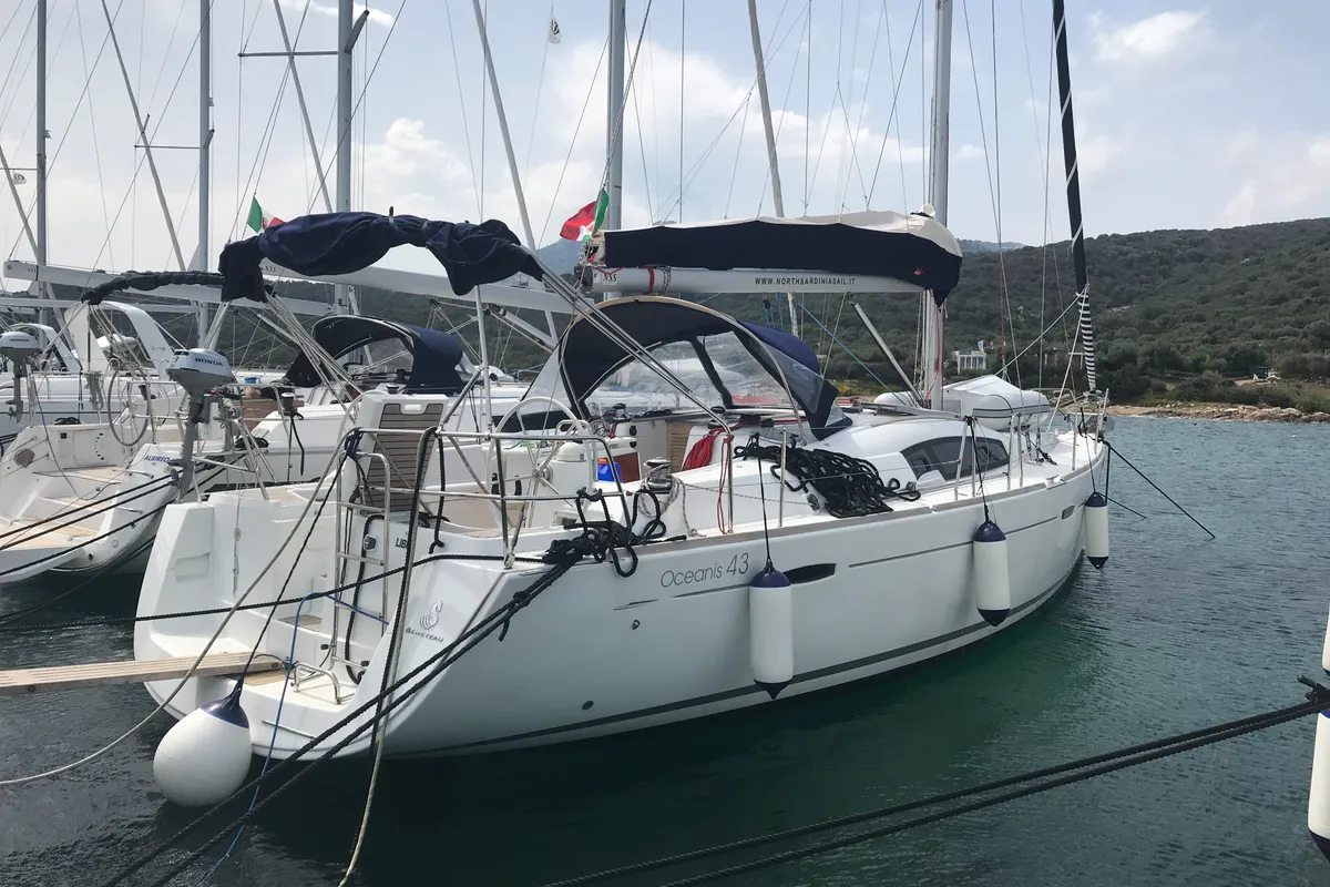 Exterior view of Libra, a Beneteau Oceanis 43 sailboat at Olbia, Italy
