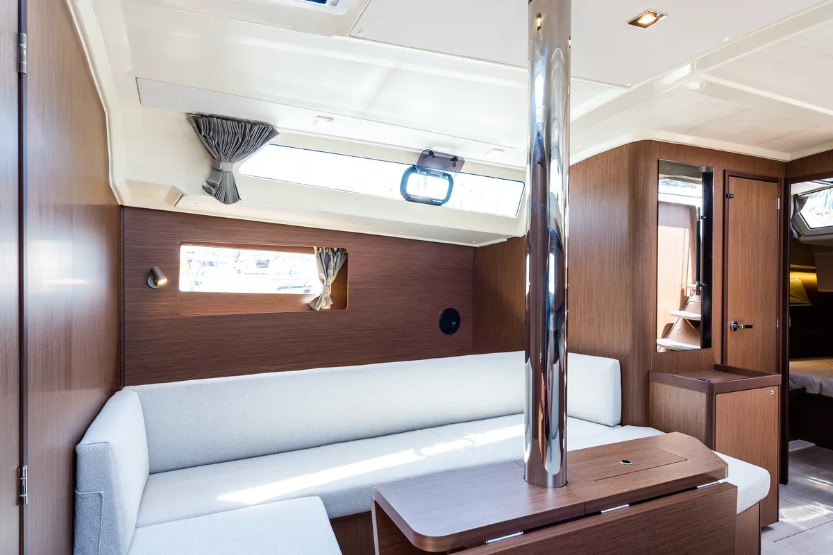 Salon of Argyroula, a Beneteau Oceanis 41.1 sailboat at Lefkada, Greece