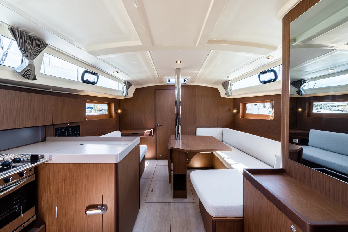 Salon of Argyroula, a Beneteau Oceanis 41.1 sailboat at Lefkada, Greece