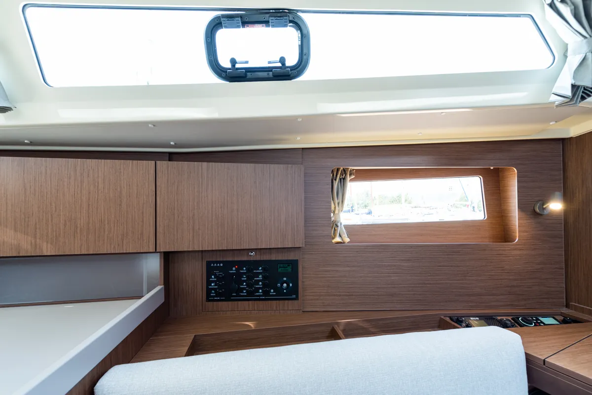 Salon of Argyroula, a Beneteau Oceanis 41.1 sailboat at Lefkada, Greece