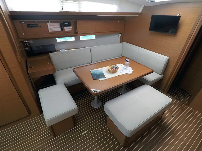 Salon of Petra, a Dufour 460 GL sailboat at Grad Šibenik, Croatia