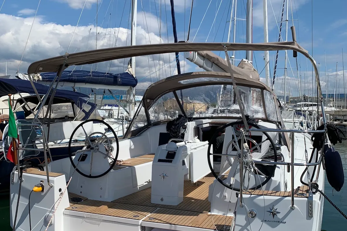 Cockpit of Bella, a Jeanneau Sun Odyssey 410 sailboat at Piombino, Italy