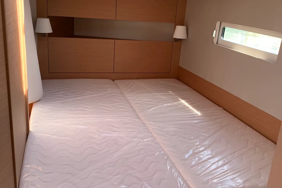 Cabin on Bella, a Jeanneau Sun Odyssey 410 sailboat at Piombino, Italy