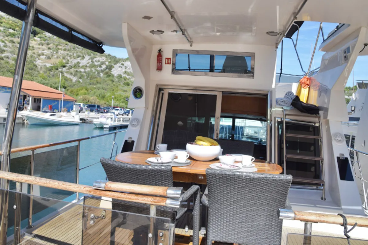 Deck of Grazia, a Yaretti 1570 motorboat at Primošten, Croatia