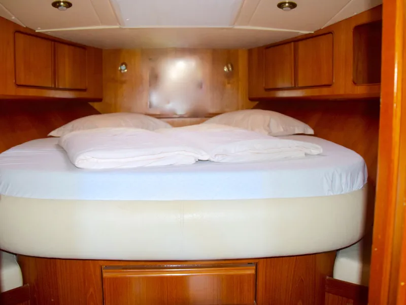 Cabin on Grazia, a Yaretti 1570 motorboat at Primošten, Croatia