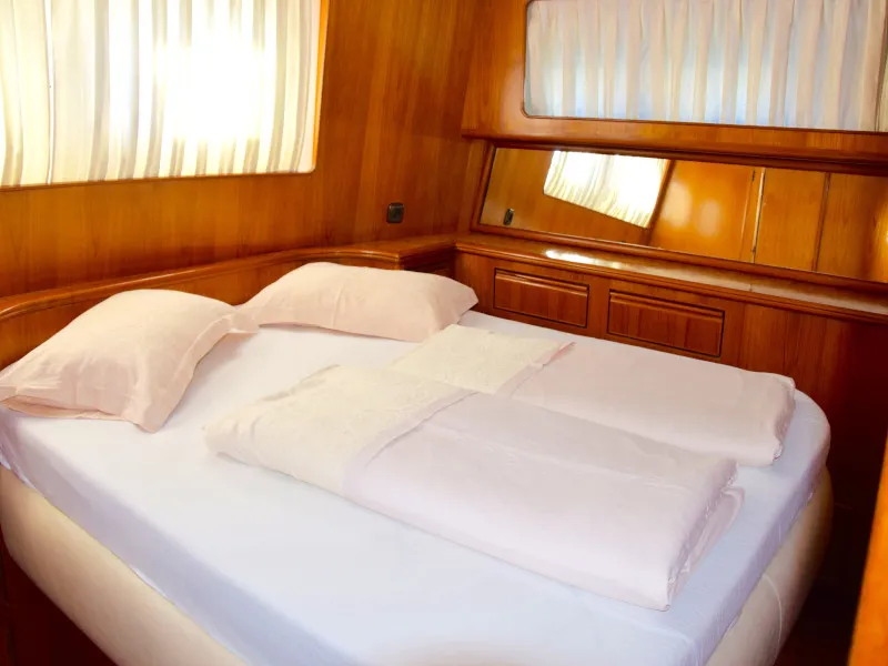 Cabin on Grazia, a Yaretti 1570 motorboat at Primošten, Croatia