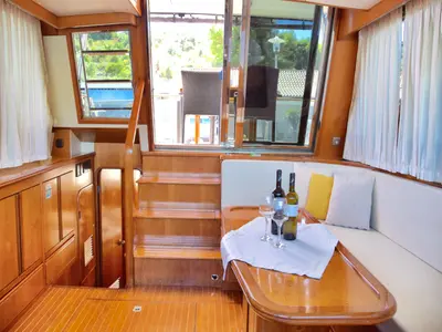 Salon of Grazia, a Yaretti 1570 motorboat at Primošten, Croatia