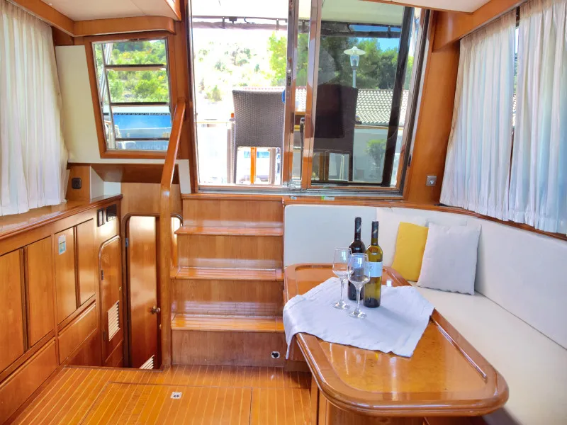 Salon of Grazia, a Yaretti 1570 motorboat at Primošten, Croatia