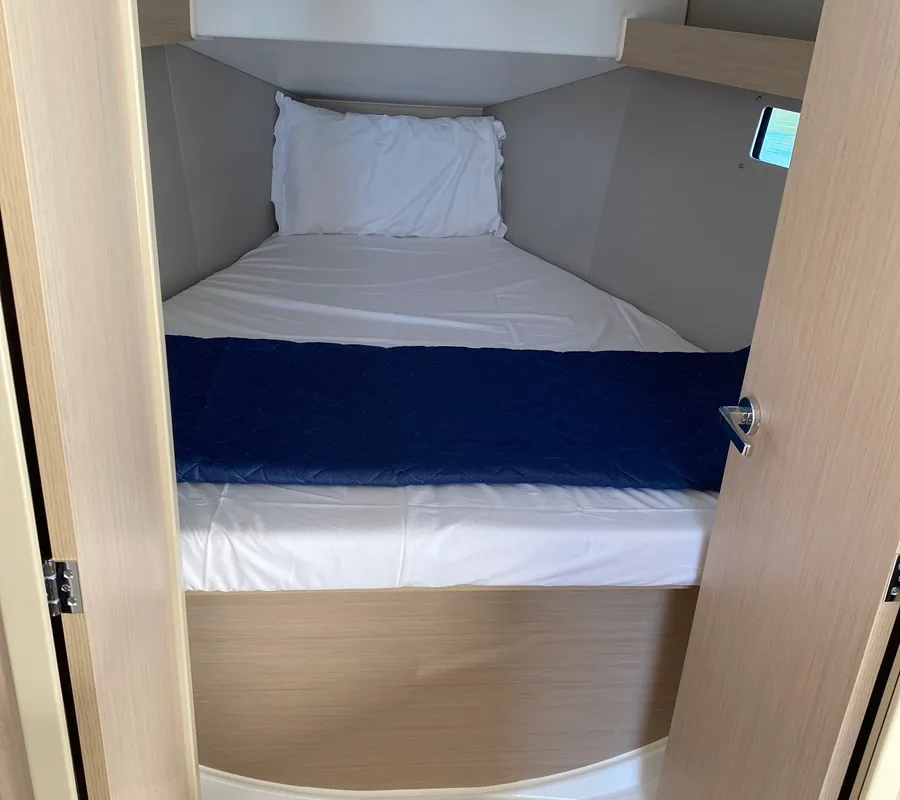 Cabin on Delfino, a Beneteau Oceanis 34.1 sailboat at Salerno, Italy