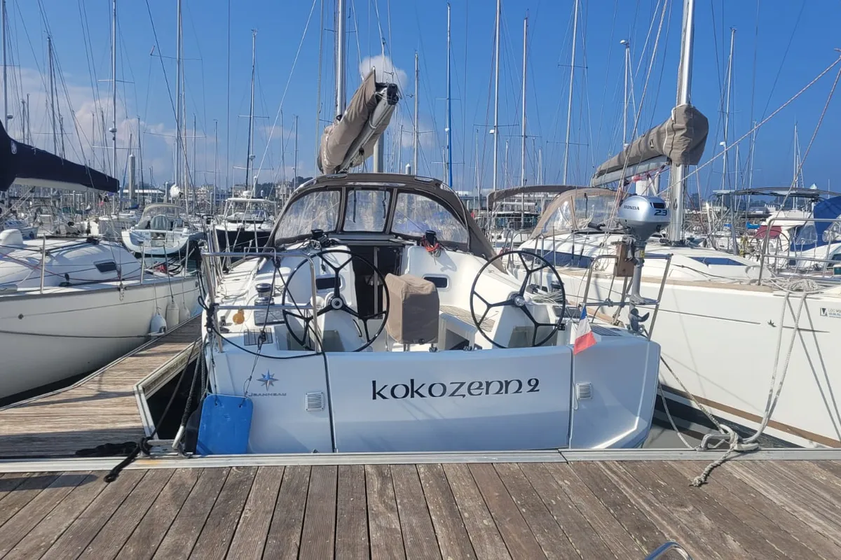Exterior view of Kokozenn 2, a Jeanneau Sun Odyssey 349 sailboat at Saint-Cast-le-Guildo, France