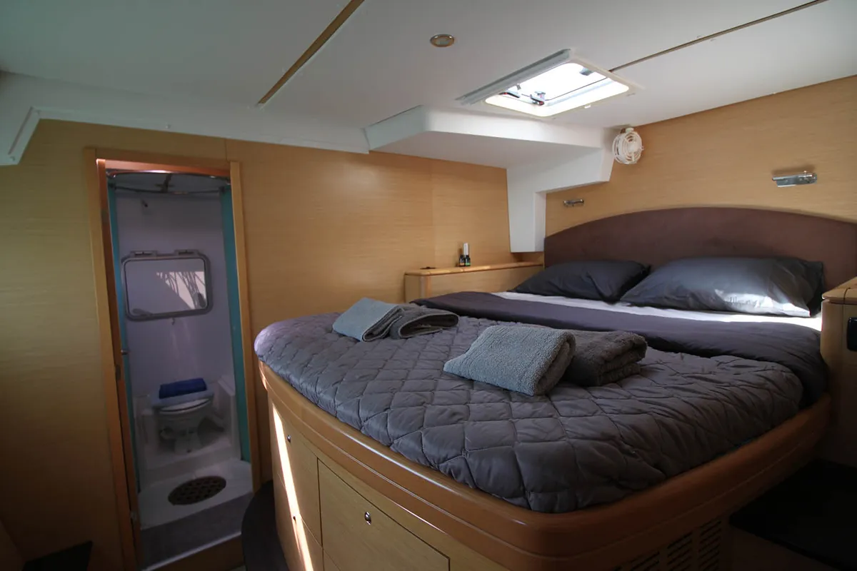 Cabin on The Full House, a Lagoon 500 - 5 + 1 + 1 cab. catamaran at Athens, Greece