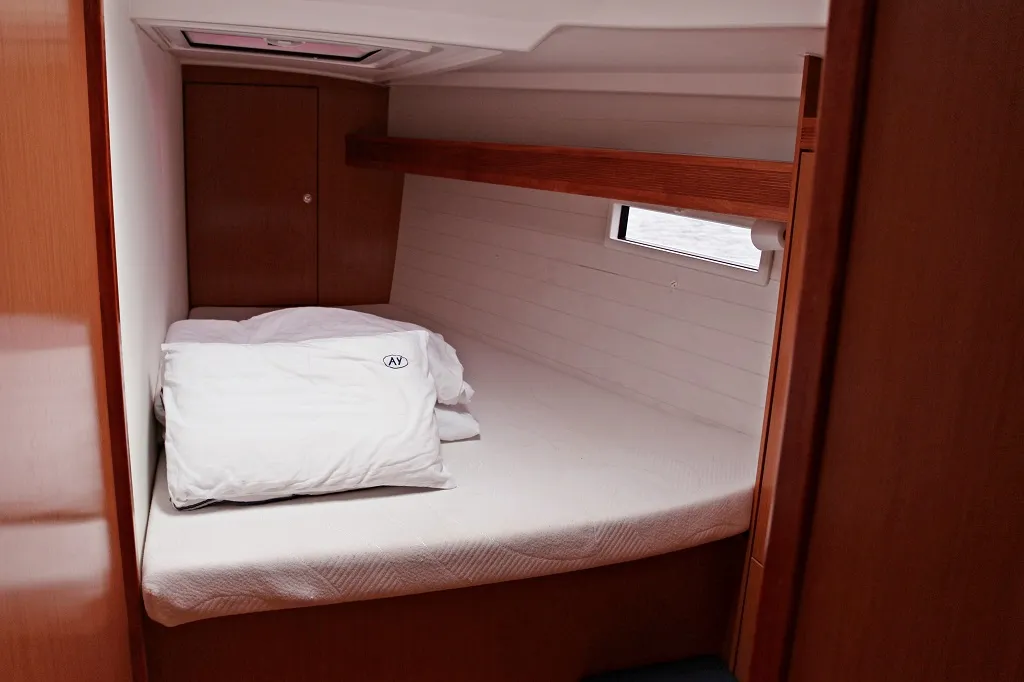 Cabin on Sirena, a Bavaria Cruiser 50 sailboat at Općina Sukošan, Croatia