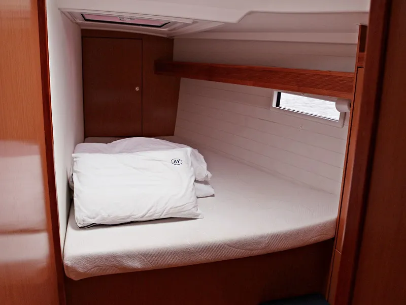 Cabin on Sirena, a Bavaria Cruiser 50 sailboat at Općina Sukošan, Croatia