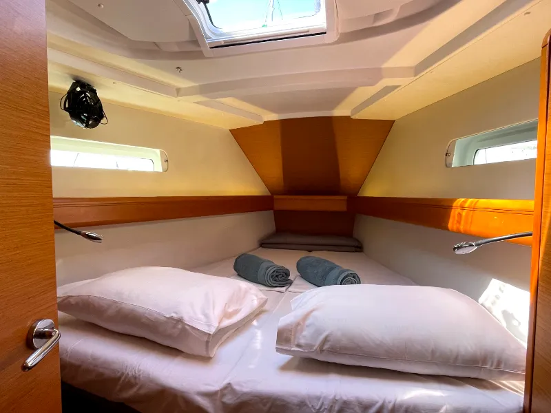 Cabin on Amelie (Refit 2022), a Jeanneau Sun Odyssey 449 sailboat at Kontokali, Greece