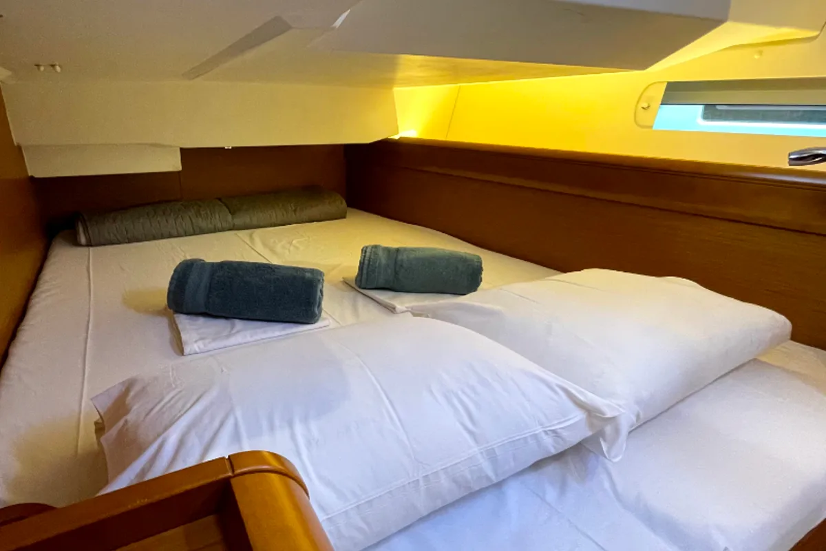 Cabin on Amelie (Refit 2022), a Jeanneau Sun Odyssey 449 sailboat at Kontokali, Greece