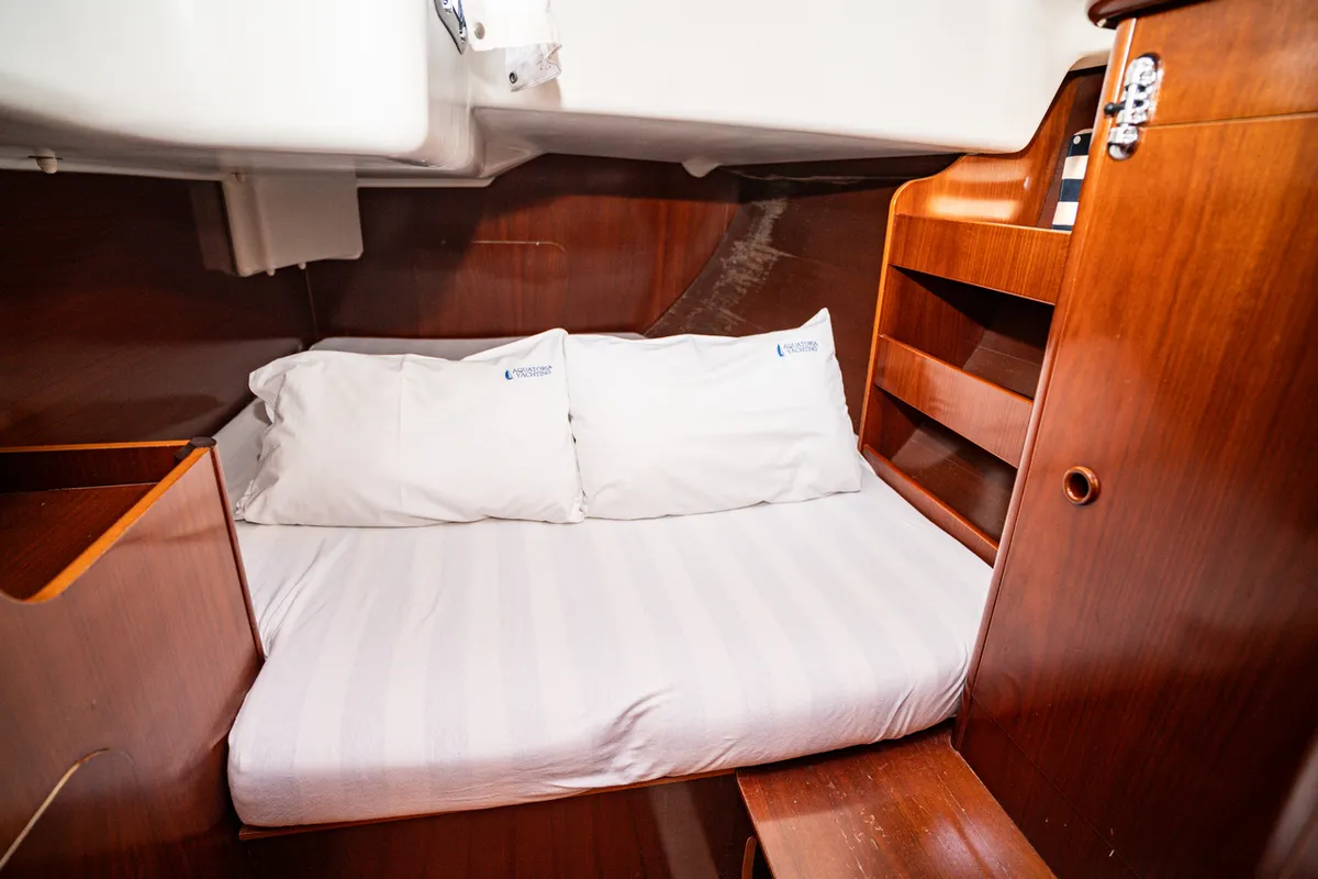 Hypo, a Beneteau Oceanis Clipper 411 sailboat at Pirovac, Croatia
