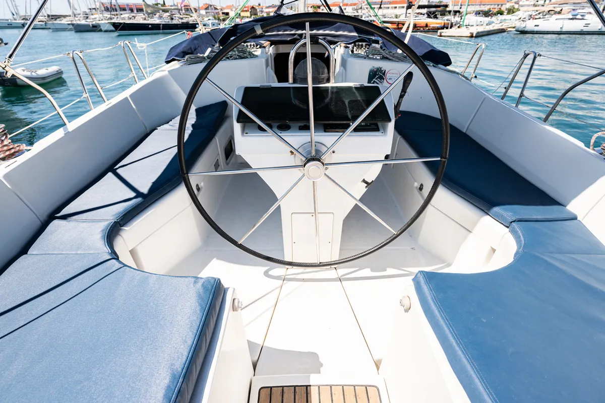 Hypo, a Beneteau Oceanis Clipper 411 sailboat at Pirovac, Croatia