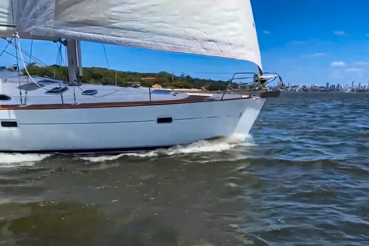 Exterior view of Derin, a Beneteau Oceanis Clipper 423 sailboat at Fethiye, Turkey