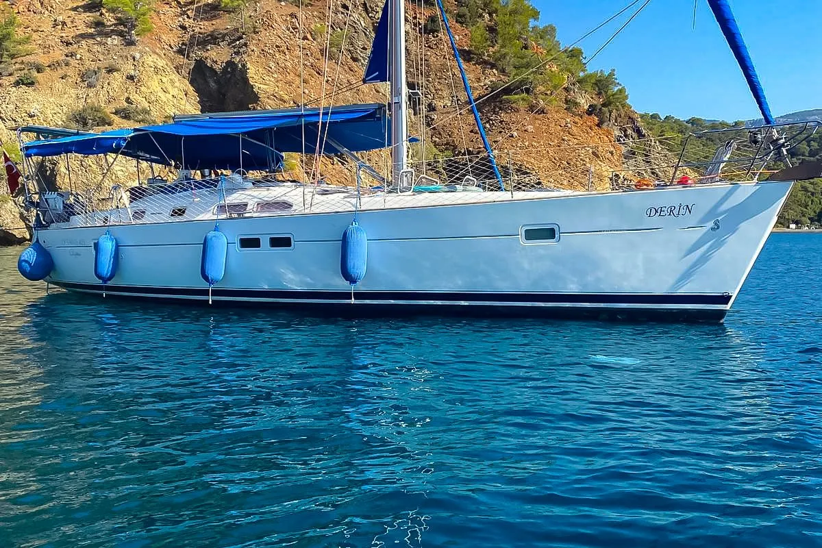 Exterior view of Derin, a Beneteau Oceanis Clipper 423 sailboat at Fethiye, Turkey