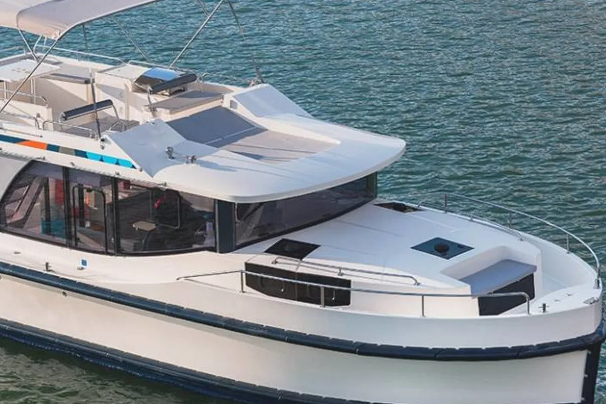 Exterior view of Horizon 2, a Cygnet Horizon 2 motorboat at Smiths Falls, Canada