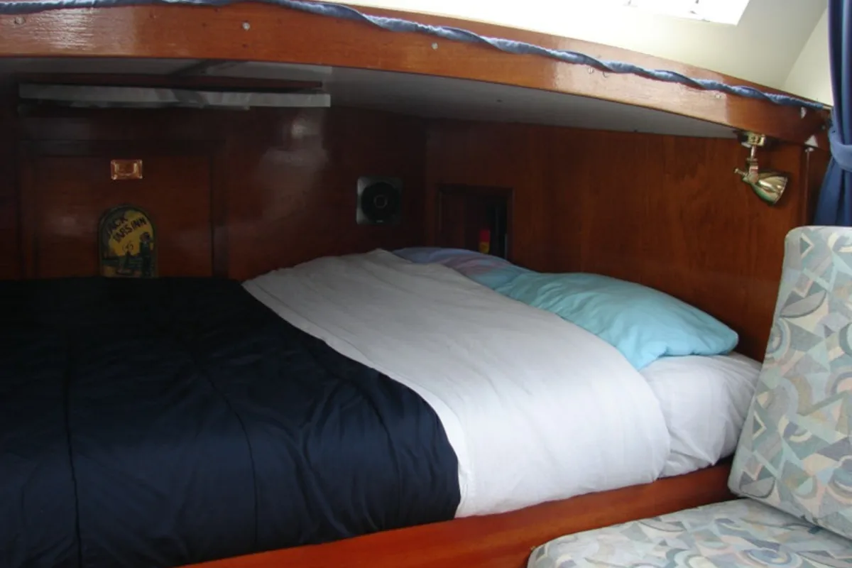 Cabin on Eau Sauvage, a De Drait Doerak 850 OK motorboat at Drachten, Netherlands
