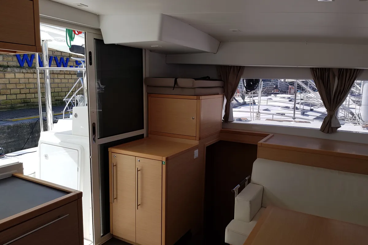 Salon of Senza Tempo, a Lagoon 400 S2 catamaran at Tonnarella, Italy