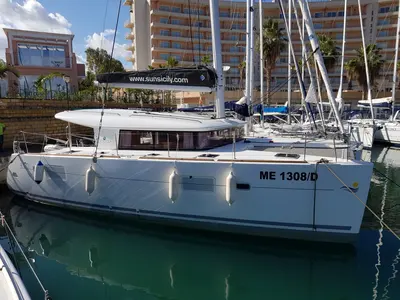 Exterior view of Senza Tempo, a Lagoon 400 S2 catamaran at Tonnarella, Italy