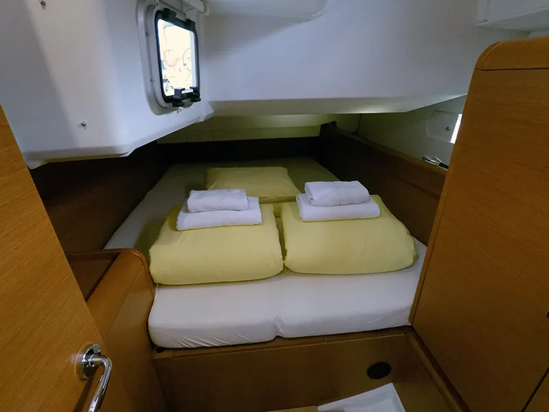 Cabin on Elissa, a Jeanneau Sun Odyssey 449 sailboat at Grad Šibenik, Croatia