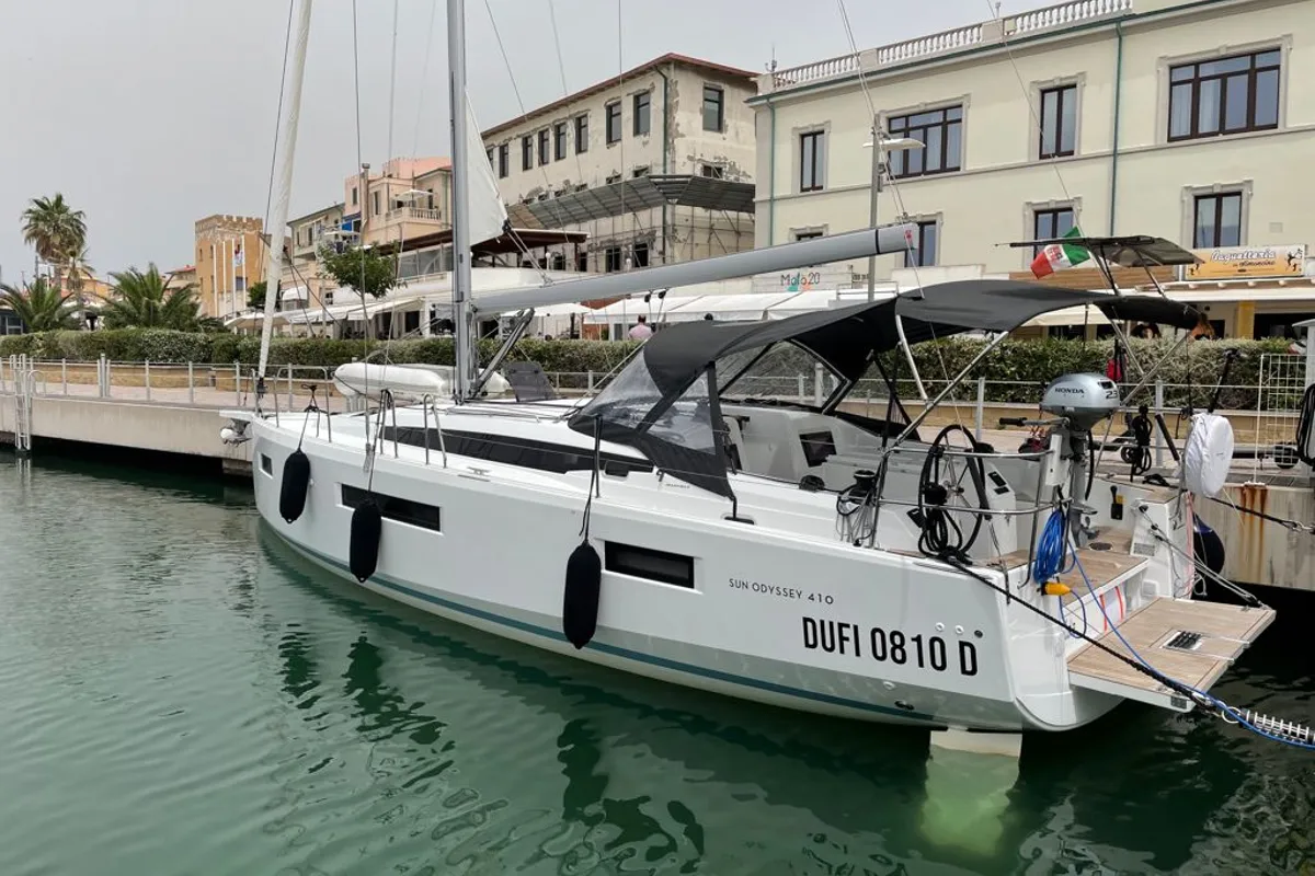 Exterior view of Intrepida, a Jeanneau Sun Odyssey 410 sailboat at San Vincenzo, Italy