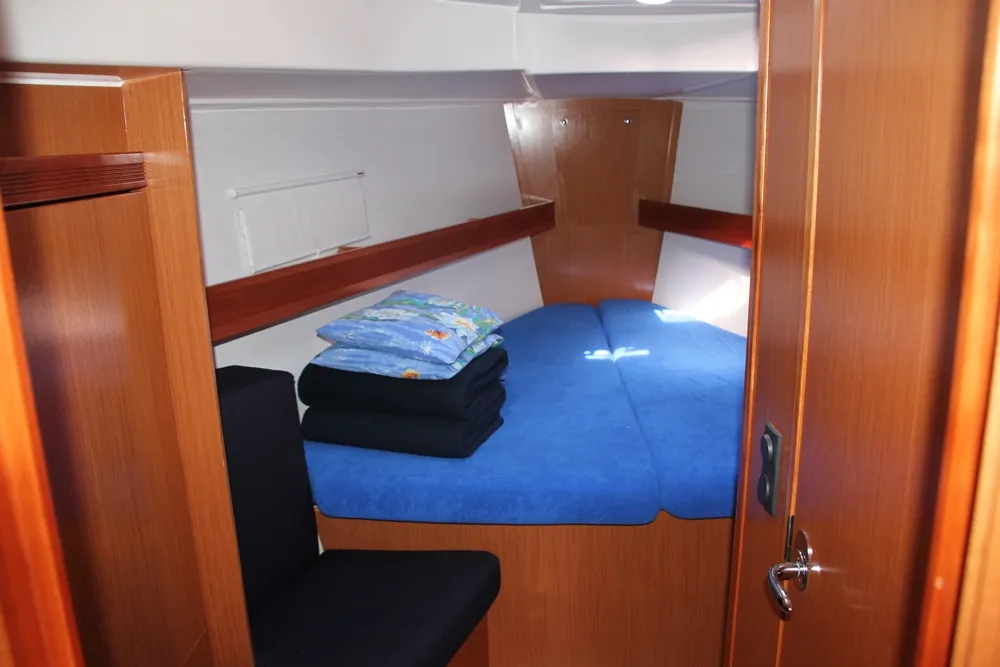 Cabin on Inipi, a Bavaria Cruiser 40 sailboat at Općina Vrsar, Croatia